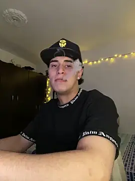 Maximuz1920 online show from April 27, 2026, 1:25 am