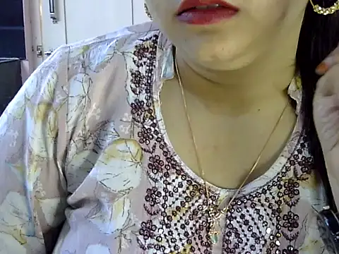 Snapshot of Cute_Aliyaa chatting on June 21, 2026, 11:02 am Cute Aliyaa online show from June 21, 2026, 11:02 am