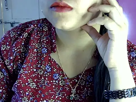 Snapshot of Cute_Aliyaa chatting on July 1, 2026, 11:34 am Cute Aliyaa online show from July 1, 2026, 11:34 am