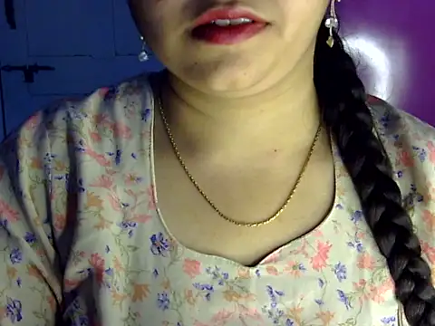 Snapshot of Cute_Aliyaa chatting on July 14, 2026, 2:12 pm Cute Aliyaa online show from July 14, 2026, 2:12 pm