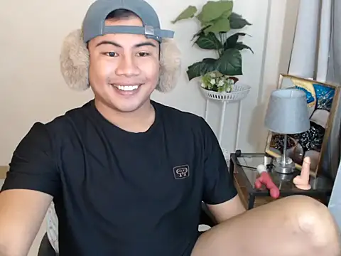 Snapshot of beraldick chatting on February 13, 2026, 11:45 pm beraldick online show from February 13, 2026, 11:45 pm