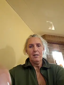 lukerya online show from October 26, 2025, 4:35 pm