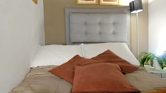 SalomeStorm  online show from March 21, 2026, 4:54 pm