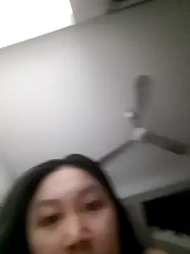 Snapshot of Heo_xxinhxx chatting on March 11, 2026, 7:42 pm Heo xxinhxx online show from March 11, 2026, 7:42 pm