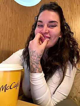 TattooGirlAlia online show from January 19, 2026, 3:05 pm