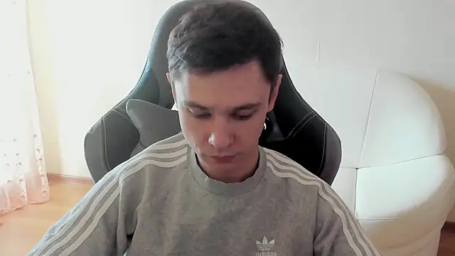 Alexmansuper online show from April 6, 2026, 1:34 pm