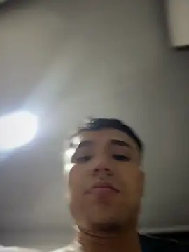 Snapshot of CreamKingg chatting on February 1, 2026, 3:05 am CreamKingg online show from February 1, 2026, 3:05 am