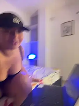 Snapshot of Kira_Spiicy chatting on February 21, 2026, 1:45 pm Kira Spiicy online show from February 21, 2026, 1:45 pm