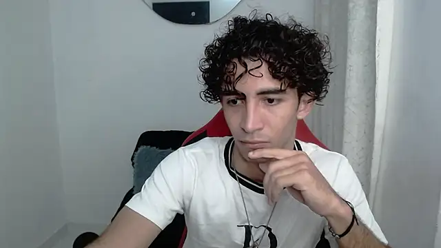 Snapshot of Caius_fox chatting on February 4, 2026, 10:54 am Caius fox online show from February 4, 2026, 10:54 am