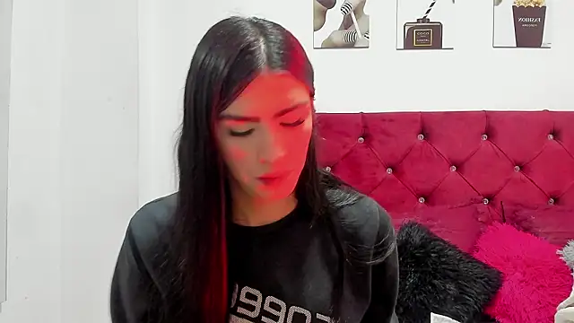 Snapshot of Isabella_Moon9 chatting on February 10, 2026, 11:25 am Isabella Moon9 online show from February 10, 2026, 11:25 am