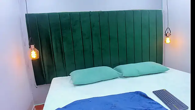 Snapshot of Ema-Horny chatting on February 5, 2026, 1:49 pm Ema-Horny online show from February 5, 2026, 1:49 pm