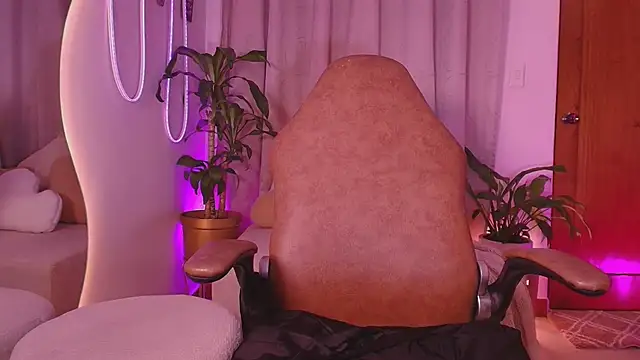 Snapshot of _lindapynk_ chatting on February 11, 2026, 7:19 pm lindapynk online show from February 11, 2026, 7:19 pm