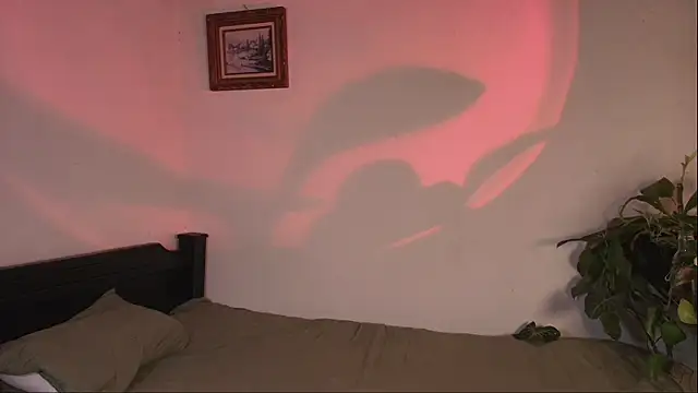 Snapshot of slowburnmystic chatting on April 11, 2026, 10:14 pm slowburnmystic online show from April 11, 2026, 10:14 pm