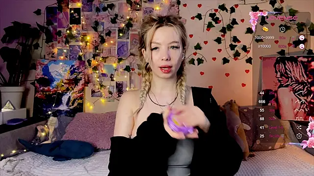 Akari-moon online show from April 22, 2026, 3:42 am