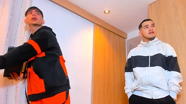 Snapshot of TheBatMansion chatting on February 6, 2026, 10:24 pm TheBatMansion online show from February 6, 2026, 10:24 pm