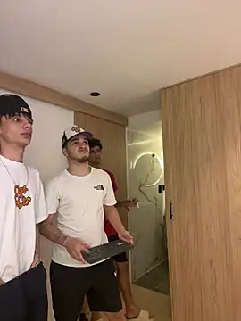 Snapshot of TheBatMansion chatting on March 3, 2026, 5:13 am TheBatMansion online show from March 3, 2026, 5:13 am