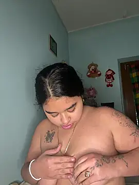 Snapshot of Aloyenita chatting on February 20, 2026, 12:27 pm Aloyenita online show from February 20, 2026, 12:27 pm