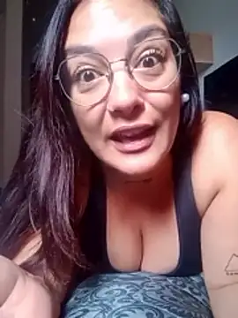 kuramaqueen online show from February 26, 2026, 5:56 pm