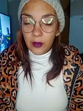 kuramaqueen online show from May 22, 2026, 7:59 am