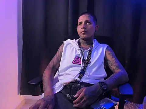 blackout9703 online show from April 20, 2026, 9:56 am