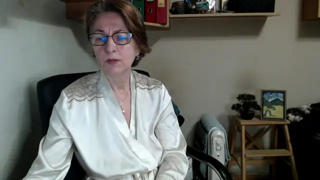 katemodel online show from April 4, 2026, 7:06 am