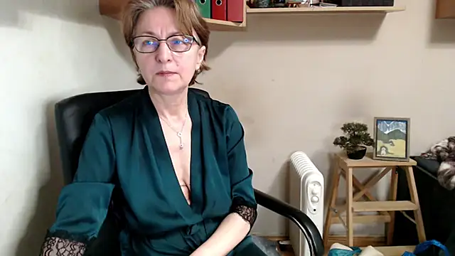 katemodel online show from April 8, 2026, 6:57 am