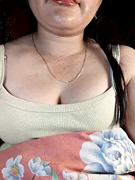 Snapshot of Reina_Fcup01 chatting on February 6, 2026, 2:20 pm Reina Fcup01 online show from February 6, 2026, 2:20 pm