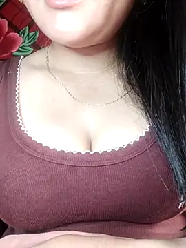 Snapshot of Reina_Fcup01 chatting on February 11, 2026, 11:32 pm Reina Fcup01 online show from February 11, 2026, 11:32 pm