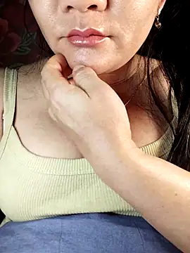 Snapshot of Reina_Fcup01 chatting on February 21, 2026, 7:31 am Reina Fcup01 online show from February 21, 2026, 7:31 am