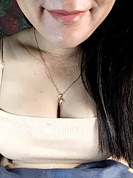 Snapshot of Reina_Fcup01 chatting on March 7, 2026, 12:07 am Reina Fcup01 online show from March 7, 2026, 12:07 am