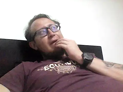 Ecuhot8976 online show from February 12, 2026, 2:28 am