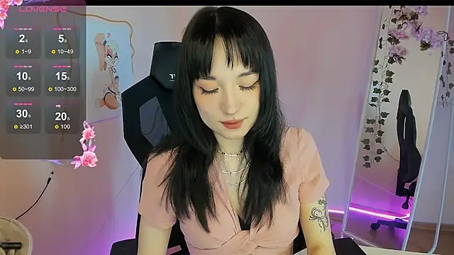 AliceeinWonderlanddd online show from April 20, 2026, 3:09 am