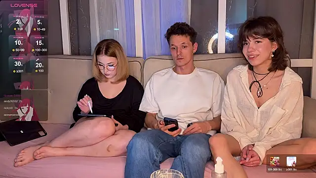 Three Some Dream online show from February 3, 2026, 8:25 pm