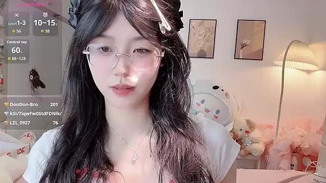 Snapshot of Luminous4173 chatting on July 14, 2026, 1:17 pm Luminous4173 online show from July 14, 2026, 1:17 pm