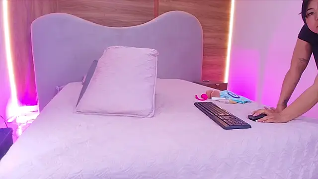 Snapshot of shaina_adams chatting on February 28, 2026, 12:06 pm shaina adams online show from February 28, 2026, 12:06 pm