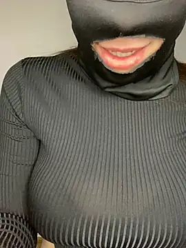 Snapshot of Mishelxxx2 chatting on February 13, 2026, 9:49 am Mishelxxx2 online show from February 13, 2026, 9:49 am