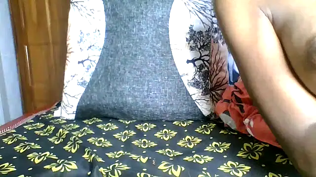 Snapshot of Littlegoddess19 chatting on April 29, 2026, 2:59 am Littlegoddess19 online show from April 29, 2026, 2:59 am