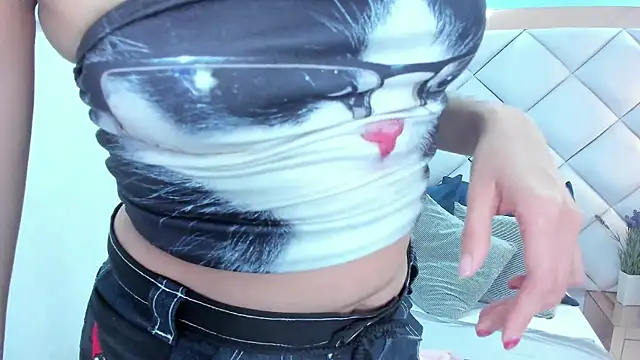 crystalstonee online show from March 24, 2026, 10:26 pm