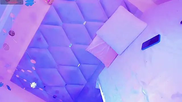 EmmaSweet23 online show from March 21, 2026, 8:01 pm