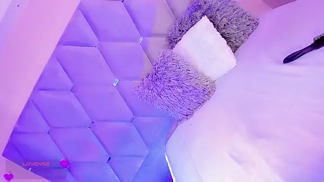 EmmaSweet23 online show from April 11, 2026, 8:24 pm