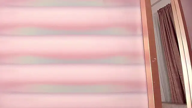 AnnaBroooks online show from April 9, 2026, 6:19 am