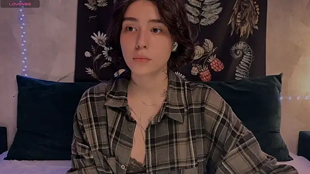 fullofluv online show from March 19, 2026, 11:31 pm