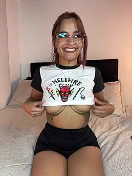  Victoria foxx  online show from February 9, 2026, 10:25 pm