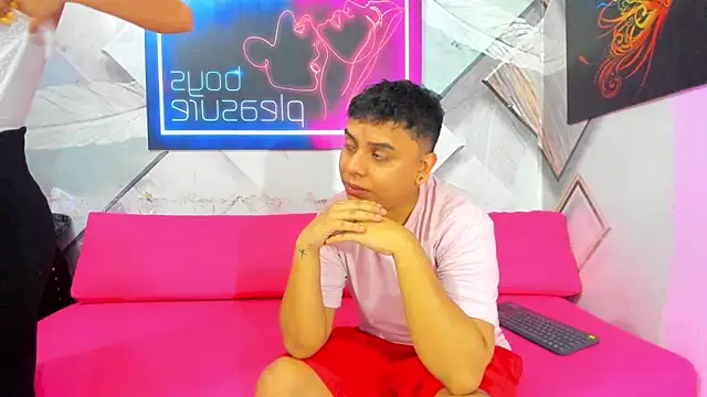 Snapshot of Candy_bhraun chatting on February 1, 2026, 10:30 pm Candy bhraun online show from February 1, 2026, 10:30 pm