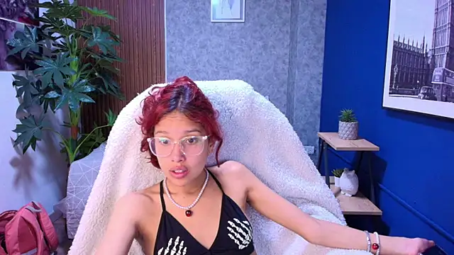 Snapshot of saphire_ chatting on February 20, 2026, 12:05 pm saphire online show from February 20, 2026, 12:05 pm