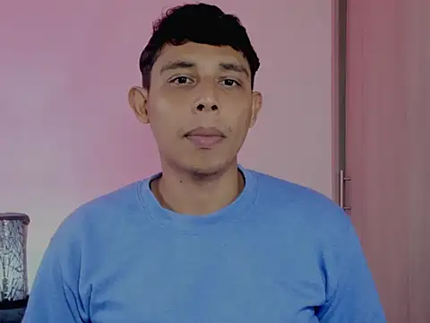 Snapshot of nilo2021 chatting on March 25, 2026, 1:06 pm nilo2021 online show from March 25, 2026, 1:06 pm