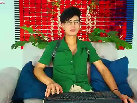 Snapshot of ThiiagoSaeenz chatting on February 13, 2026, 3:08 pm ThiiagoSaeenz online show from February 13, 2026, 3:08 pm