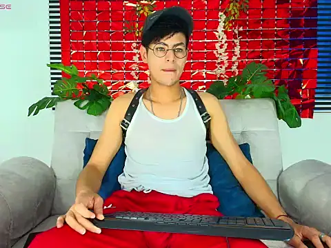 Snapshot of ThiiagoSaeenz chatting on February 17, 2026, 2:46 pm ThiiagoSaeenz online show from February 17, 2026, 2:46 pm