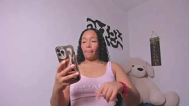 Snapshot of Nia13 chatting on February 24, 2026, 6:00 am Nia13 online show from February 24, 2026, 6:00 am