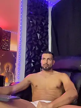 bastian bigcock online show from April 7, 2026, 3:18 am